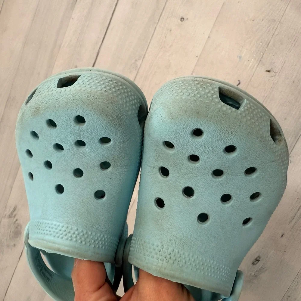 Crocs classic slip‎ on clogs light blue child size 12